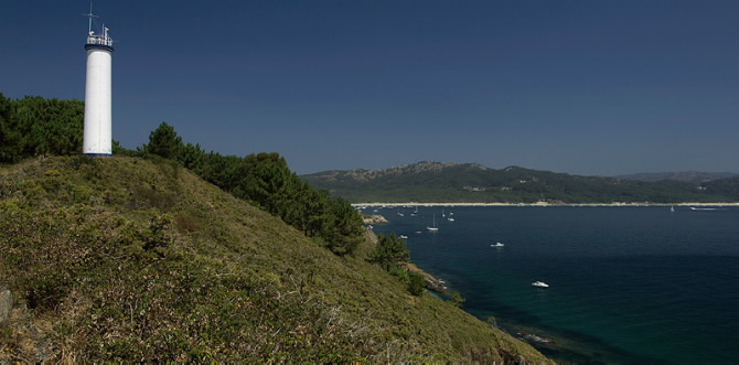 FARO DE PUNTA SUBRIDO