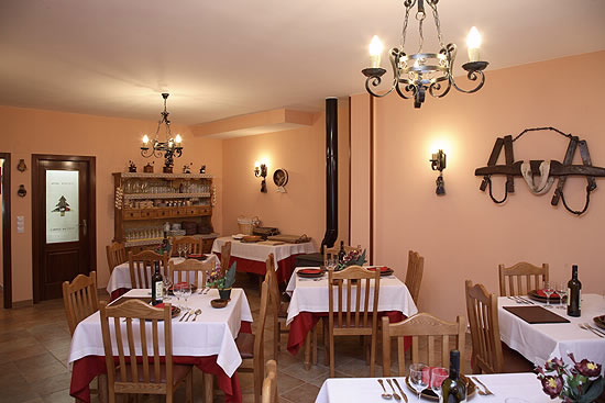 HOTEL RÚSTICO EIRADO DO PINO