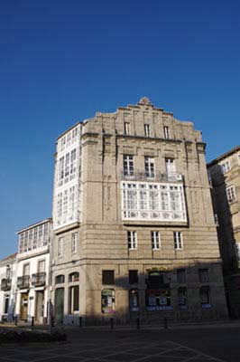 EDIFICIO DE VIVENDAS DE CAMPO DA ESTRELA