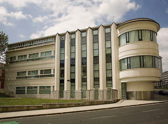 EDIFICIO DE ENFERMERÍA