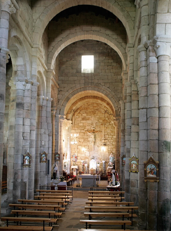 IGREXA E EDIF. DO ANTIGO MOSTEIRO DE MORAIME