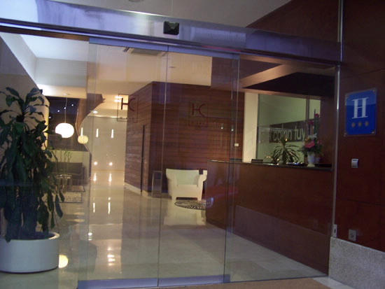 APARTHOTEL COLÓN TUY