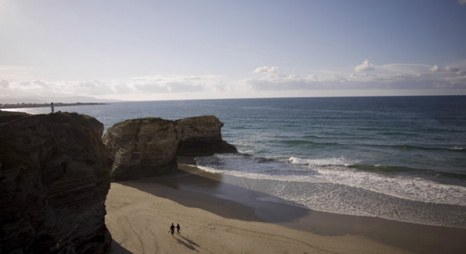 A PRAIA DAS CATEDRAIS