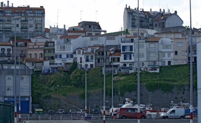 CASAS MARIÑEIRAS NO BARRIO DE FONTÁN