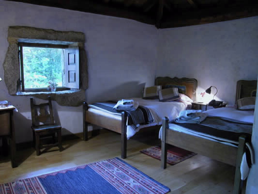 ABADÍA DO PELOURO AXEITO