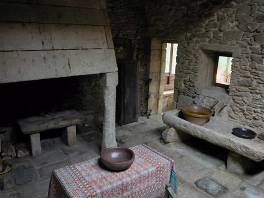 ABADÍA DO PELOURO AXEITO