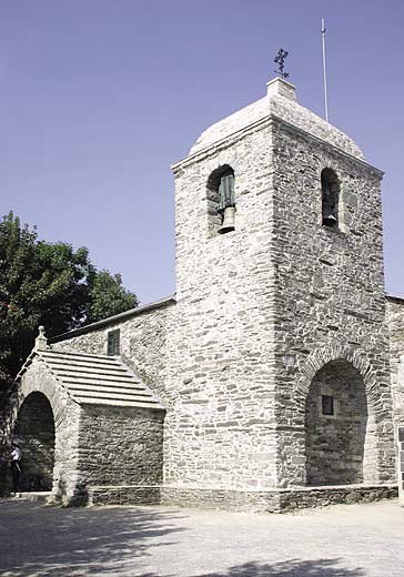 SANTUARIO DE SANTA MARÍA A REAL DO CEBREIRO