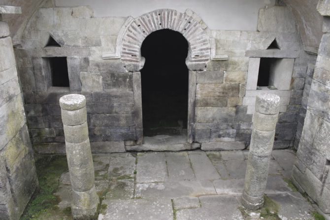 MONUMENTO SANTALLA DE BÓVEDA