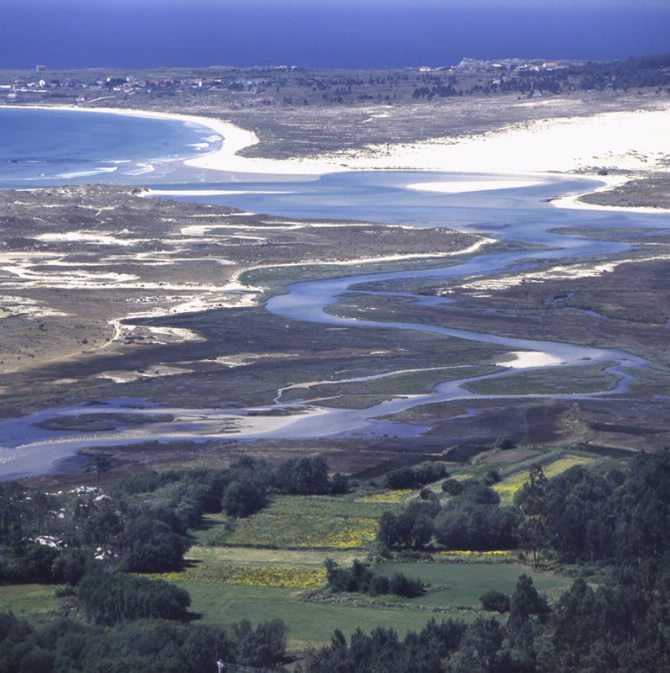 COMPLEXO DUNAR DE CORRUBEDO E LAGOAS DE CARREGAL E VIXÁN