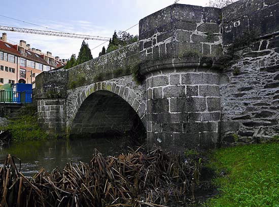 PONTE VELLA DAS CASCAS