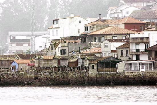 HÓRREOS DEL CONJUNTO HISTÓRICO-ARTÍSTICO DE COMBARRO