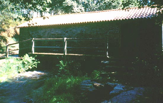 MUÍÑO DA ÁREA RECREATIVA RÍO MARUZO