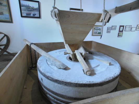 MUÍÑO DE ACEA DE AMA