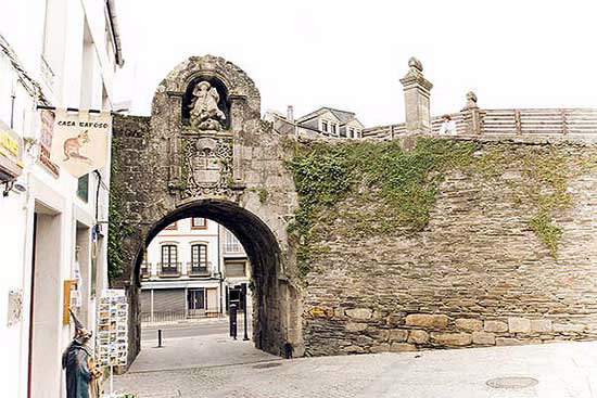 PORTA DE SANTIAGO (MURALLA DE LUGO)