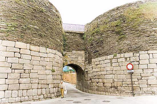 PORTA MIÑÁ OU DO CARMEN (MURALLA DE LUGO)