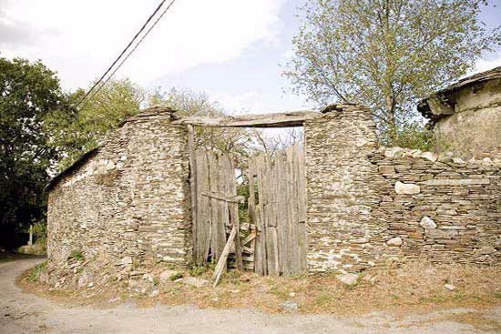 CASA GRANDE DE BELÓN