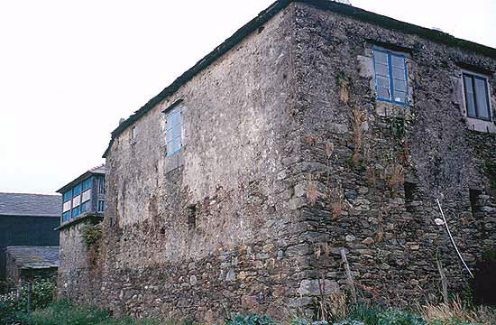 CASA GRANDE DE ENCHOUSAS