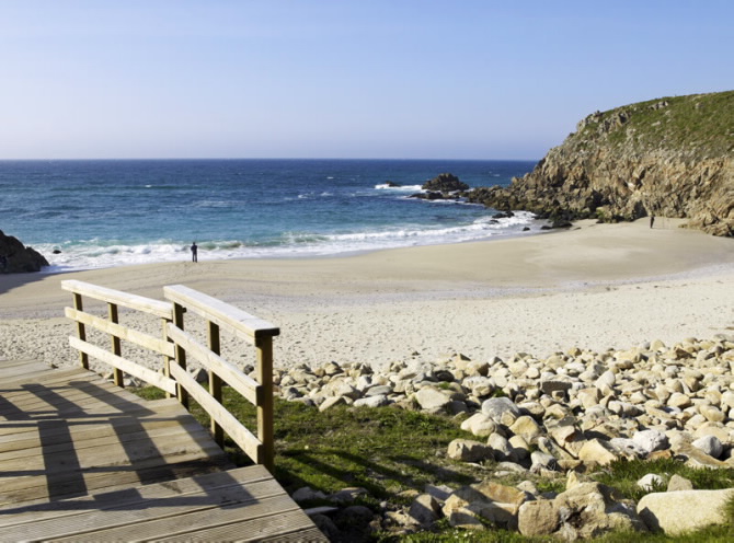 AREA PEQUENA - A HUCHA