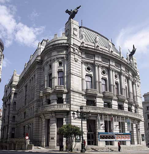 TEATRO GARCÍA BARBÓN