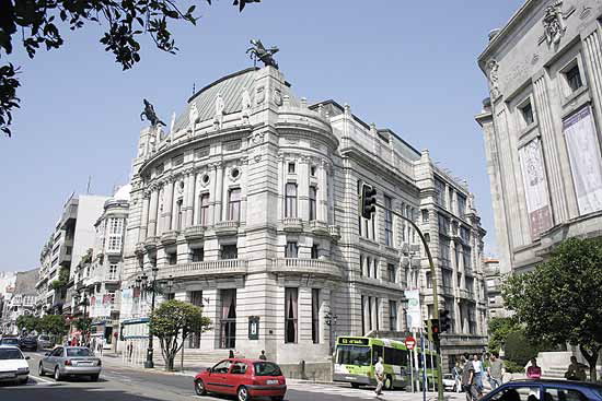 TEATRO GARCÍA BARBÓN