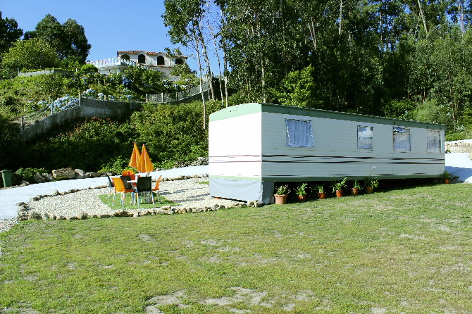 ÁREA DE CAMPING CAR ÁREA, PLAYA ARNELES