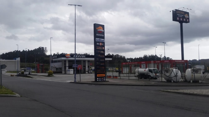 ÁREA EN E. S. REPSOL-LEDOÑO