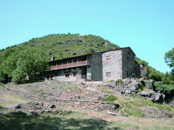 FERRERÍA DE RUGANDO