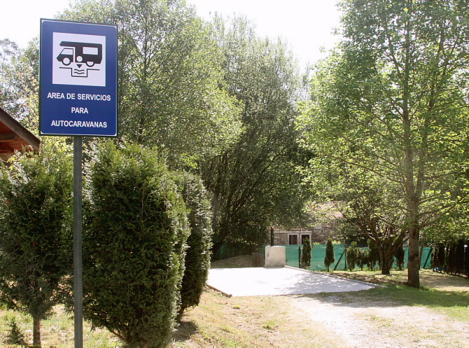 ÁREA EN CAMPING RIO XUVIA