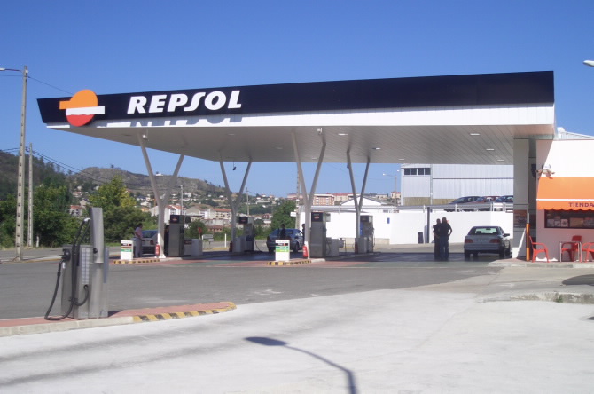 ÁREA EN E. S. REPSOL REZA