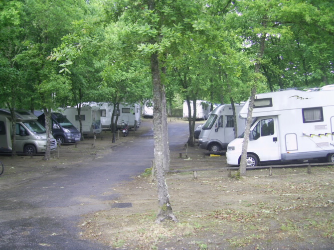 ÁREA EN CAMPING ARENTEIRO