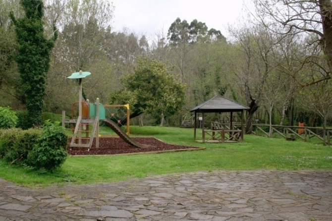 ÁREA EN CAMPING RIO XUVIA