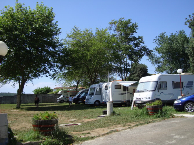 ÁREA DE A PRAGUEIRA