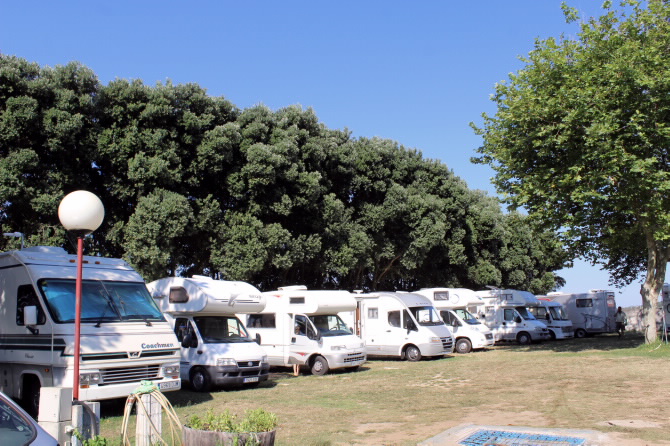 ÁREA DE A PRAGUEIRA