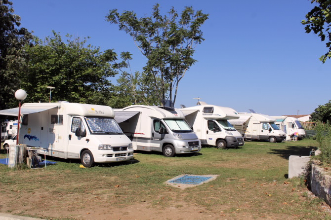 ÁREA DE A PRAGUEIRA