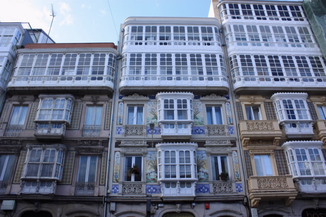 CASAS EN TORNO PLAZA DE LUGO