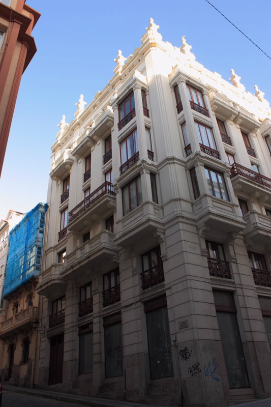 EDIFICIO EN AVENIDA DOS ÁNGELES