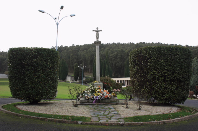 CRUCEIRO DO CEMITERIO DE FEÁNS