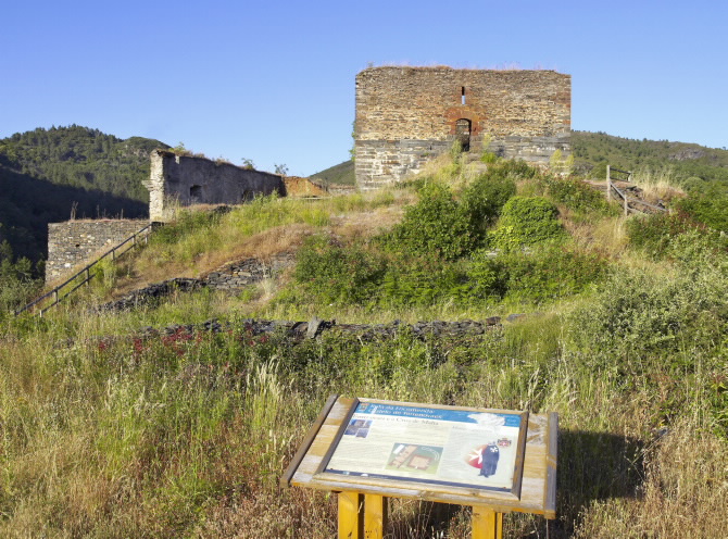 CASTELO DE OS NOVAIS