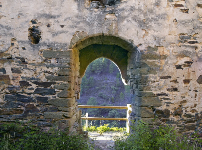 CASTELO DE OS NOVAIS