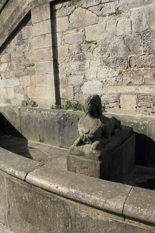 FONTE NA VIRXE DA CERCA