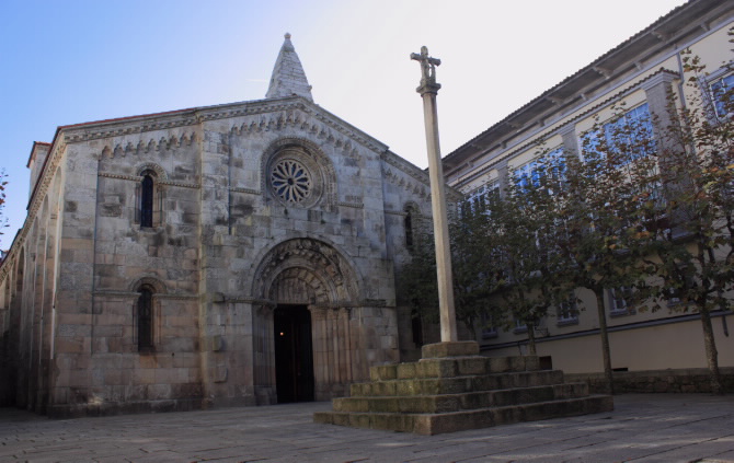 CRUCEIRO DA COLEXIATA