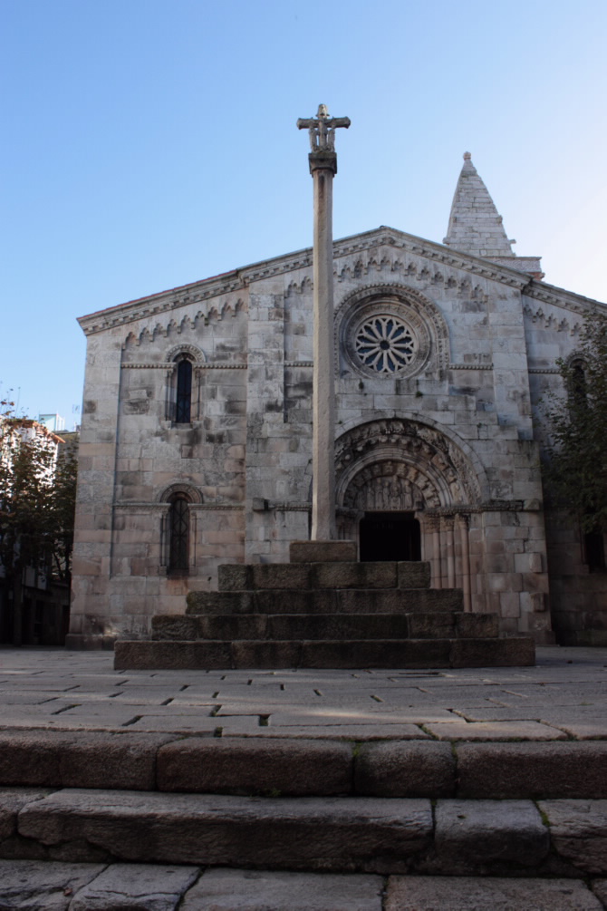 CRUCEIRO DA COLEXIATA