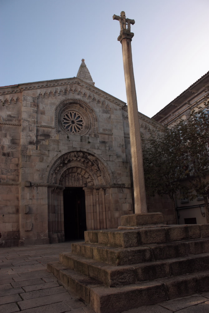 CRUCEIRO DA COLEXIATA