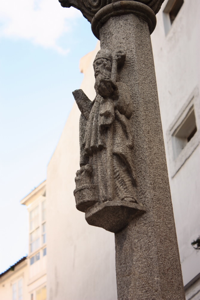 CRUCEIRO DA IGREXA DE SAN NICOLÁS