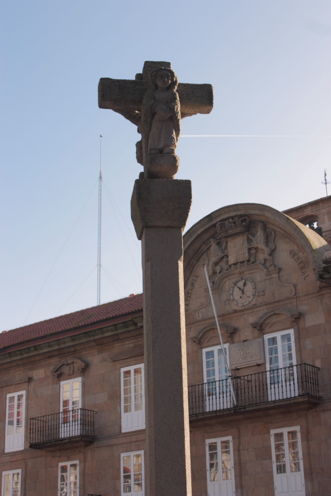 CRUCEIRO DA PRAZA DA CONSTITUCIÓN