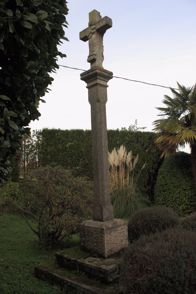 CRUCEIRO DAS XESUITIÑAS