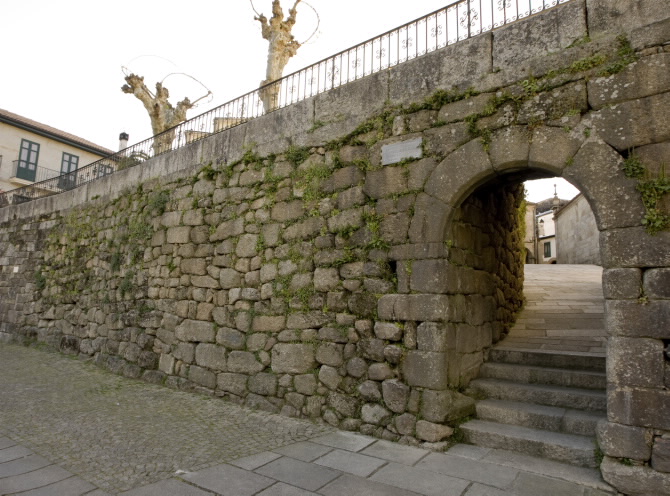 MURALLA DA VILA DE RIBADAVIA