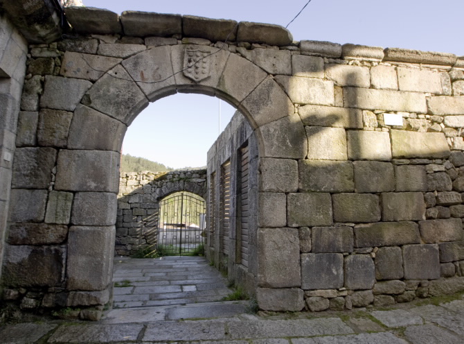 MURALLA DA VILA DE RIBADAVIA