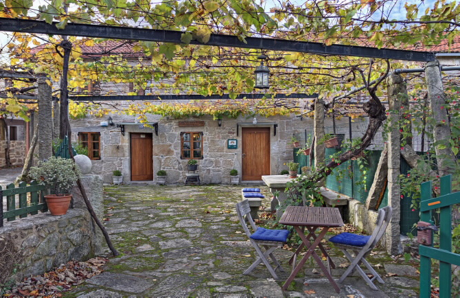 A CASA VELLA DA RIVERA