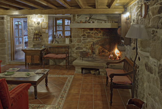 A CASA VELLA DA RIVERA